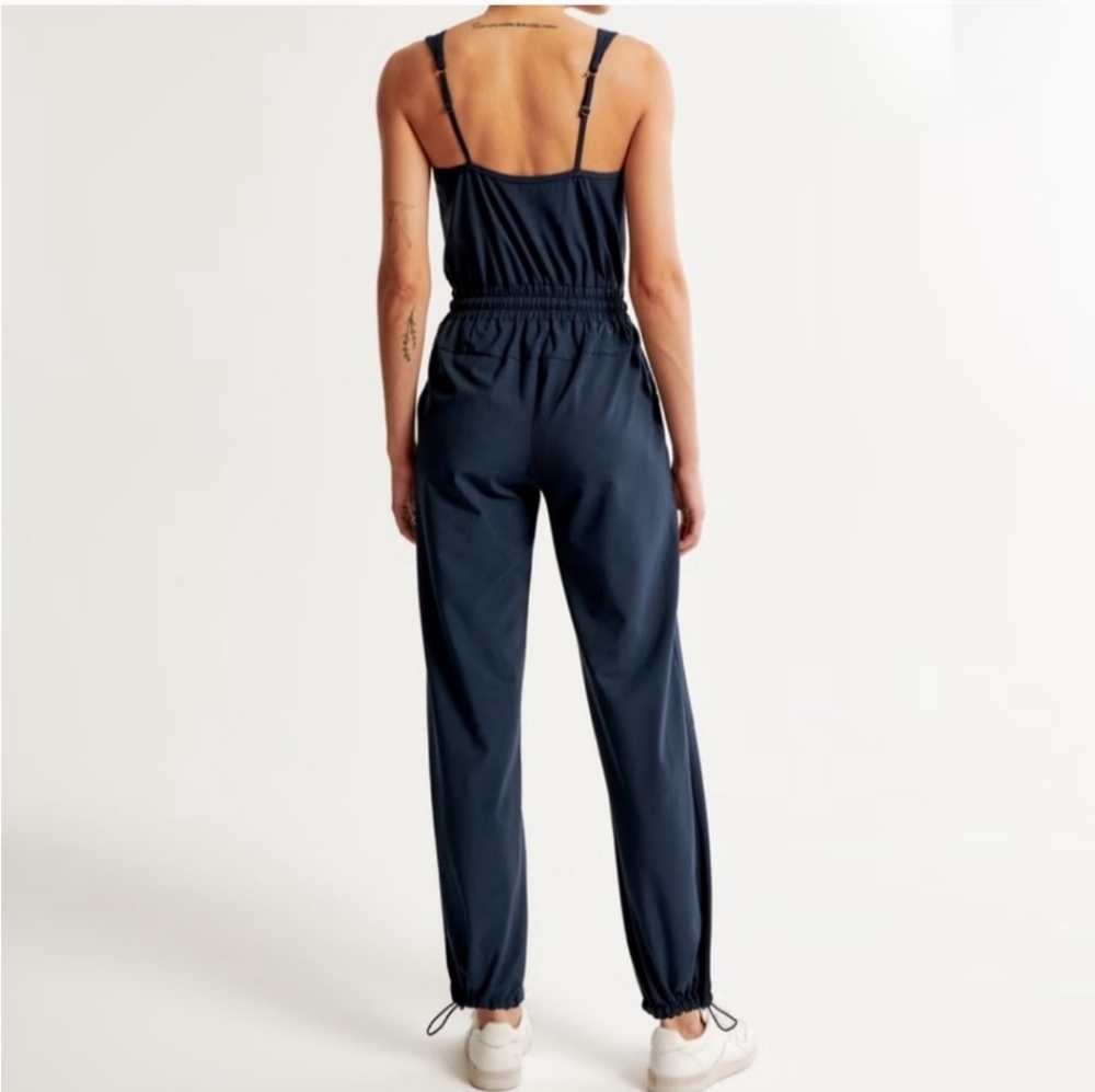 Abercrombie & Fitch A&F Navy Blue Sleeveless Traveler Jumpsuit Pants size XL - Picture 2 of 8